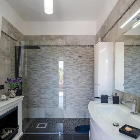 Apartment Angolo Di Sole By Interhome *
