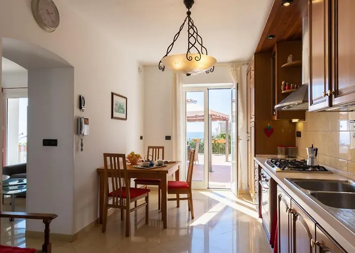 Lägenhet Angolo Di Sole By Interhome